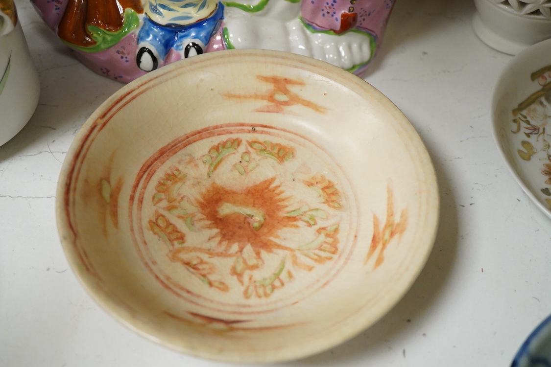 A collection of Chinese and Japanese collectables to include bronzes, cloisonné, 18th century and later ceramics etc